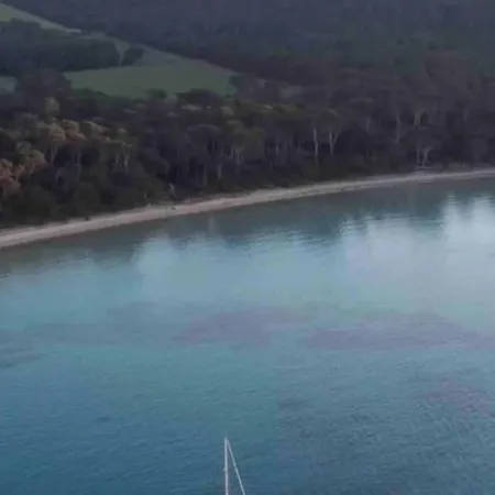 Апартаменты Pied Dans L Eau Vue Du Pradon Каркеран